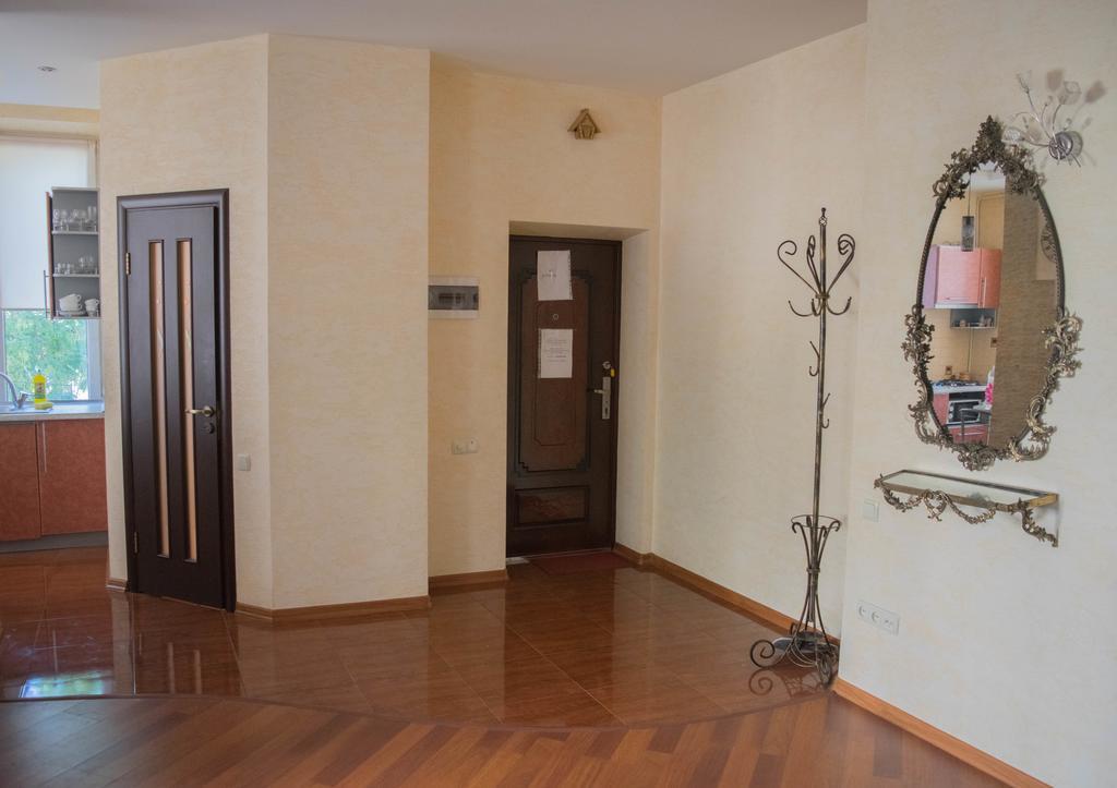 Светлая Квартира Lägenhet Odessa Exteriör bild